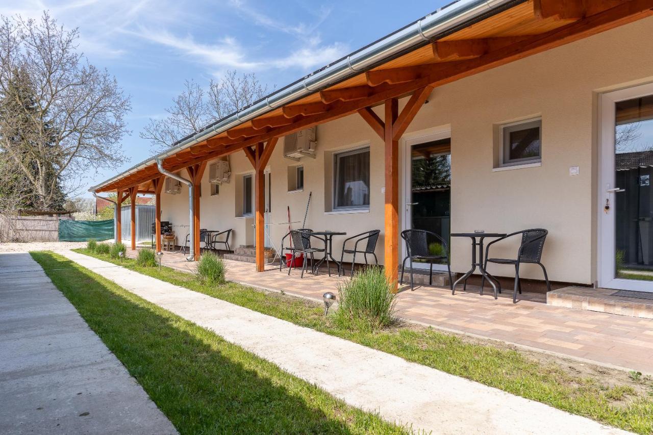 Lili Apartman Harkany Exterior photo
