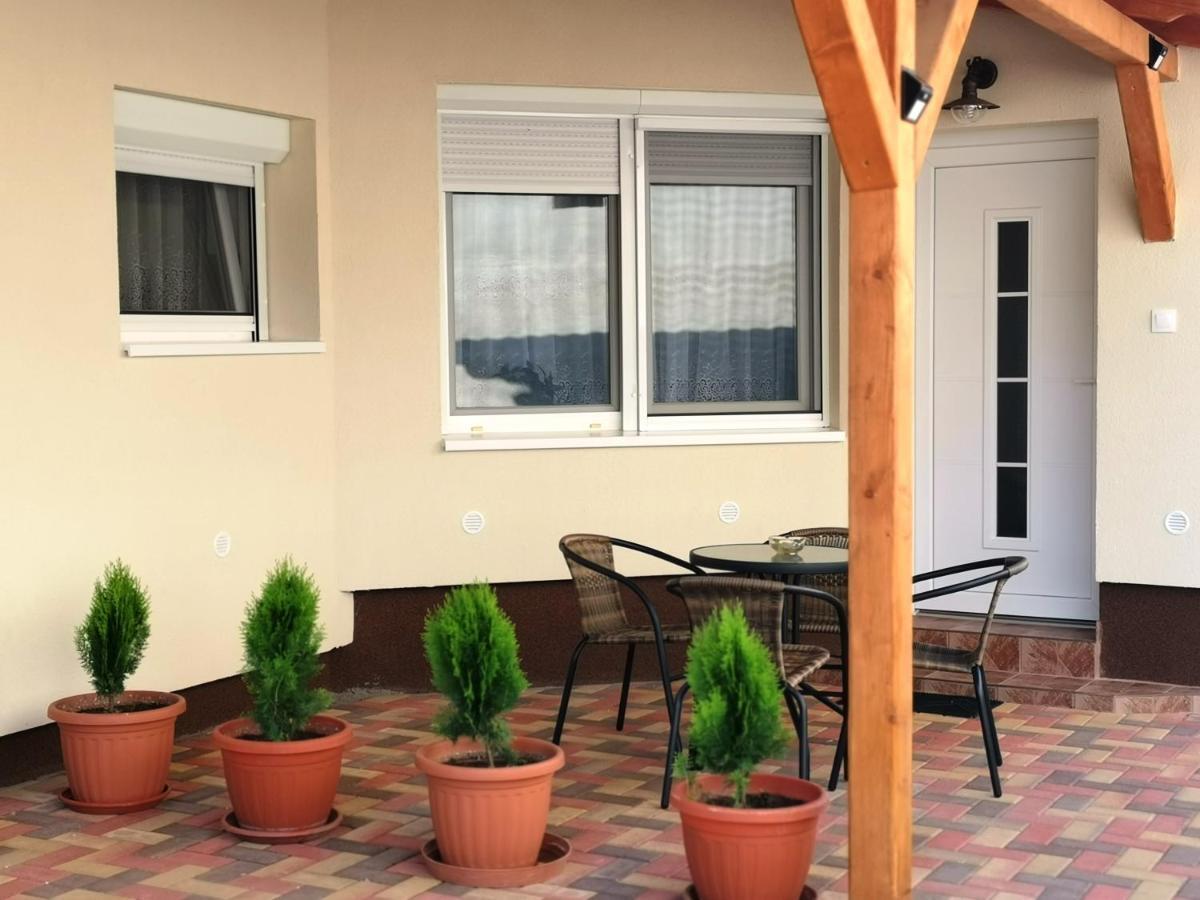 Lili Apartman Harkany Exterior photo