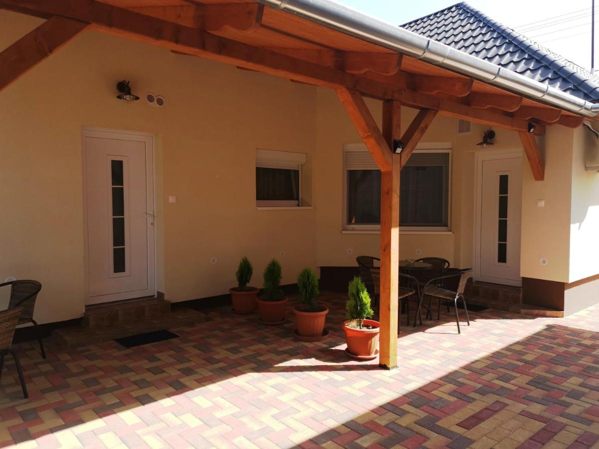 Lili Apartman Harkany Exterior photo